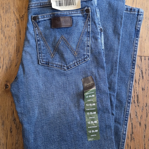 Wrangler Retro Slim Straight Jeans - Picture 2 of 3